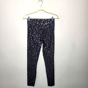 🌜TEREZ Metallic Leopard Print Leggings | Black and Silver | Ankle | size Small